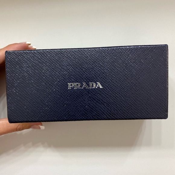 Small Prada Box - Picture 3 of 4
